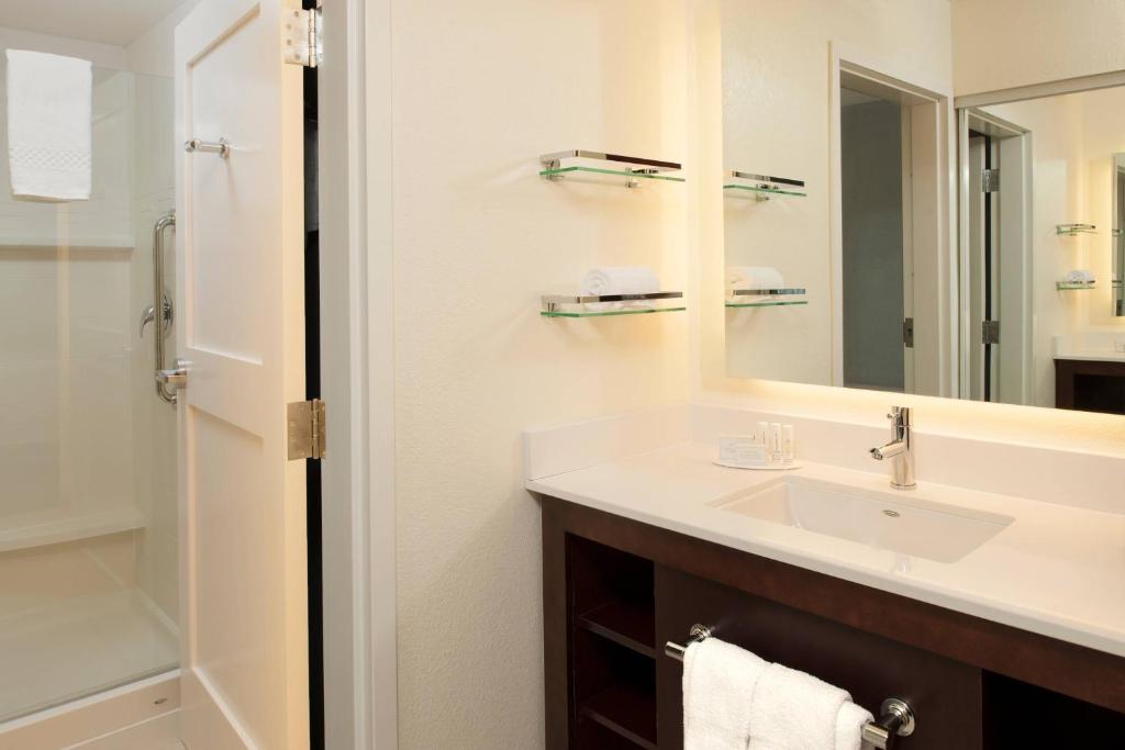 Residence Inn Bloomington photo