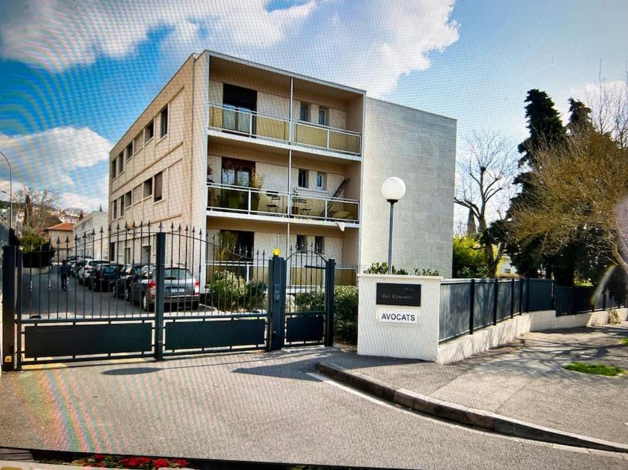 Les Cerisiers. - 3