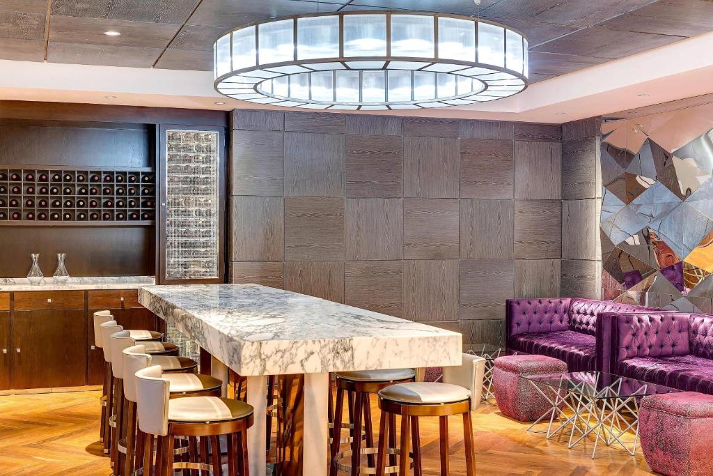 Bar/lounge