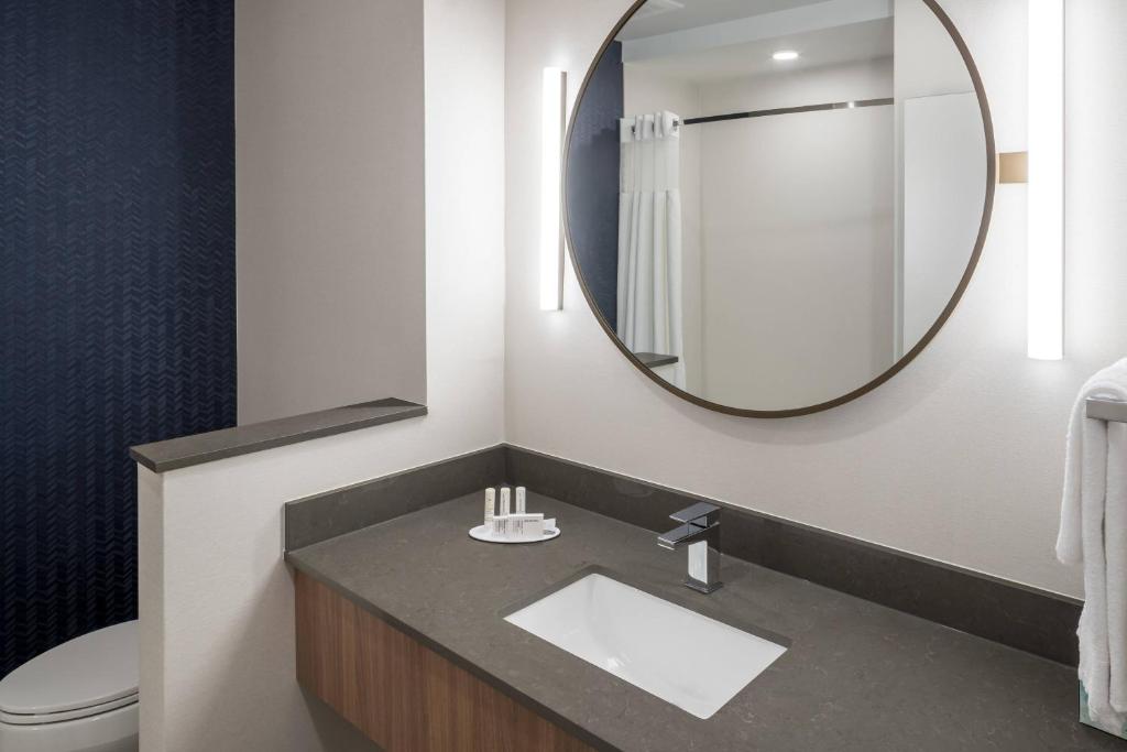 Fairfield Inn & Suites by Marriott Savannah I-95 North photo