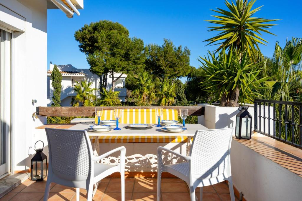 Miraflores sea view apt by Costarentals - Ref 127 - 2