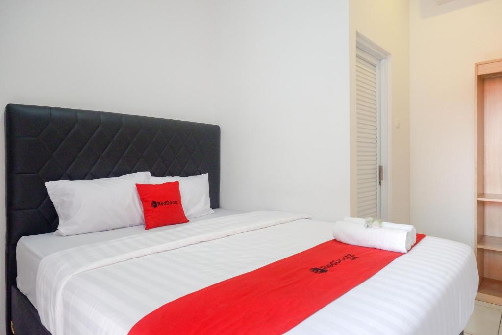 RedDoorz near Kawasan Simpang Lima Area, Semarang