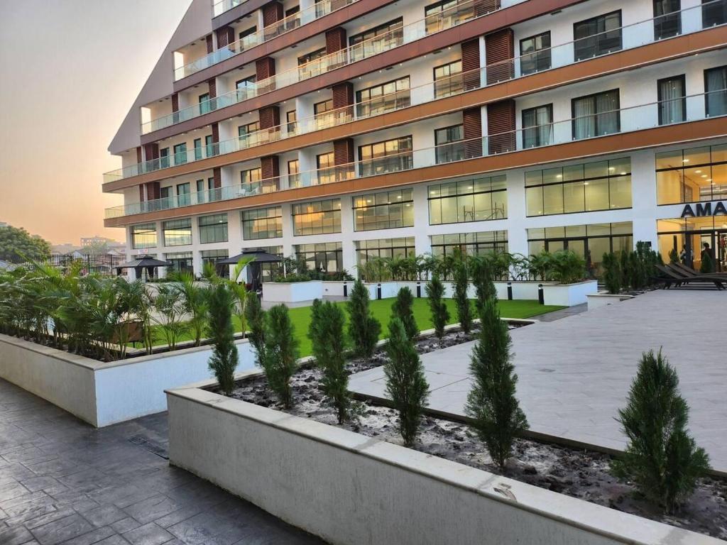 Luxurious & Comfy Gem-5 Star Location-Pools Gym!, Accra