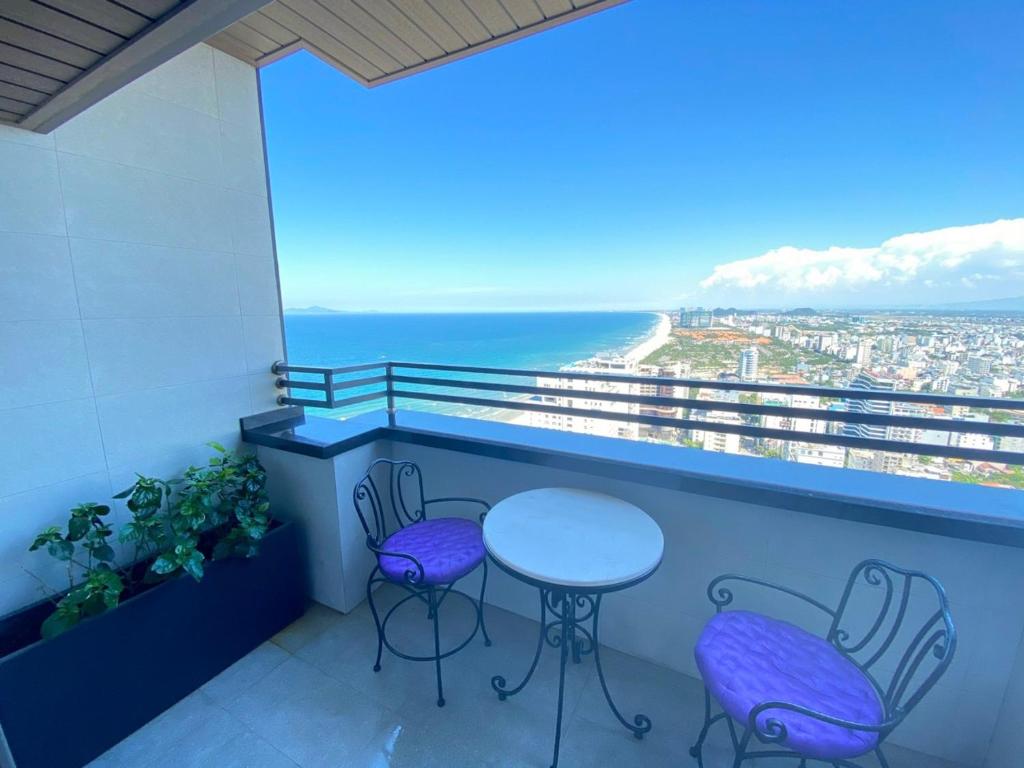 Muong Thanh Luxury Beach Apartment Da Nang