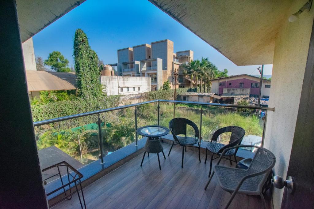 Ivy SilverHill Villa 3 Bhk with Pool, Lonavala photo