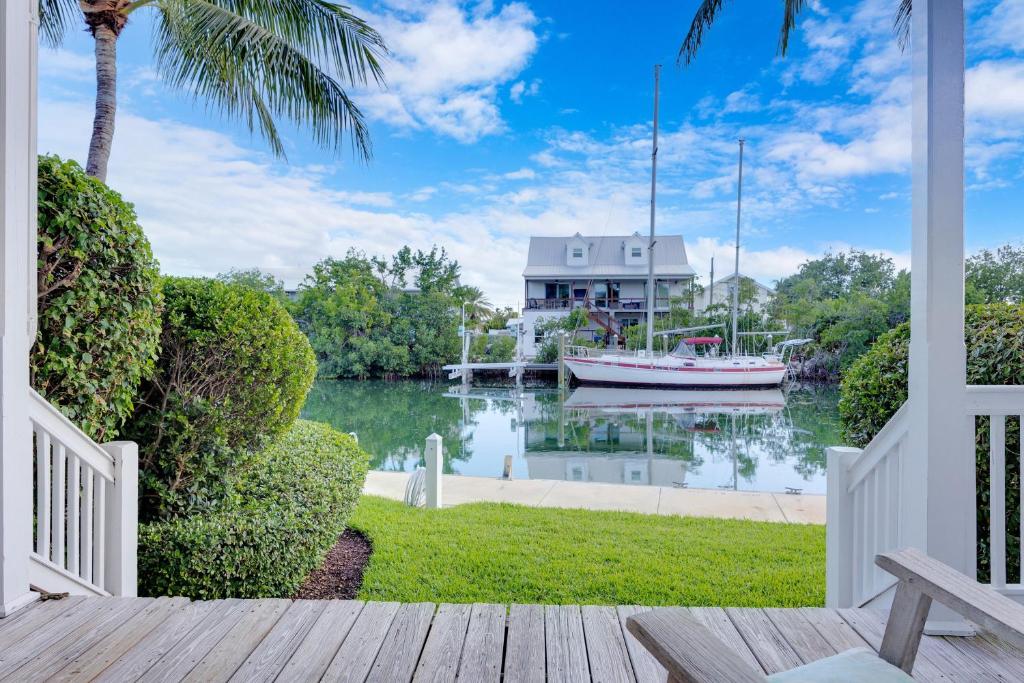 Coral Lagoon Resort photo
