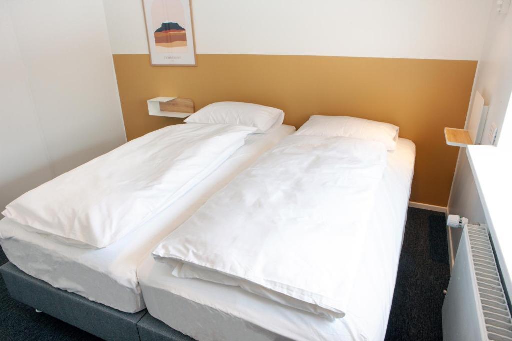 Eiðar Hostel & Apartments