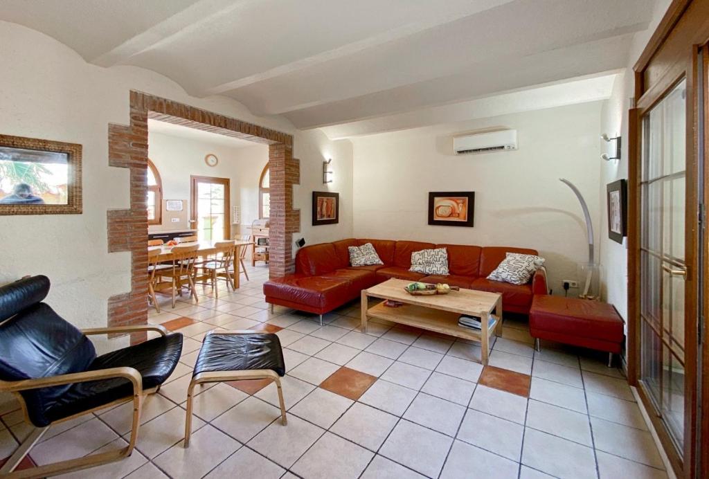 Ampuriahome Villa hosting 15, pool & mooring - 5