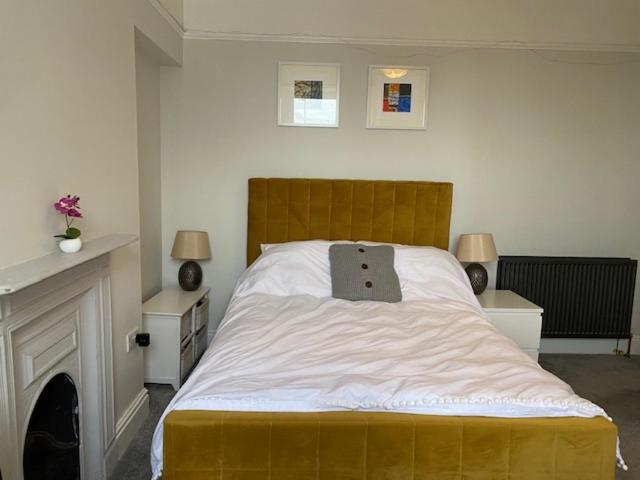 Central en-suite double room, Plymouth