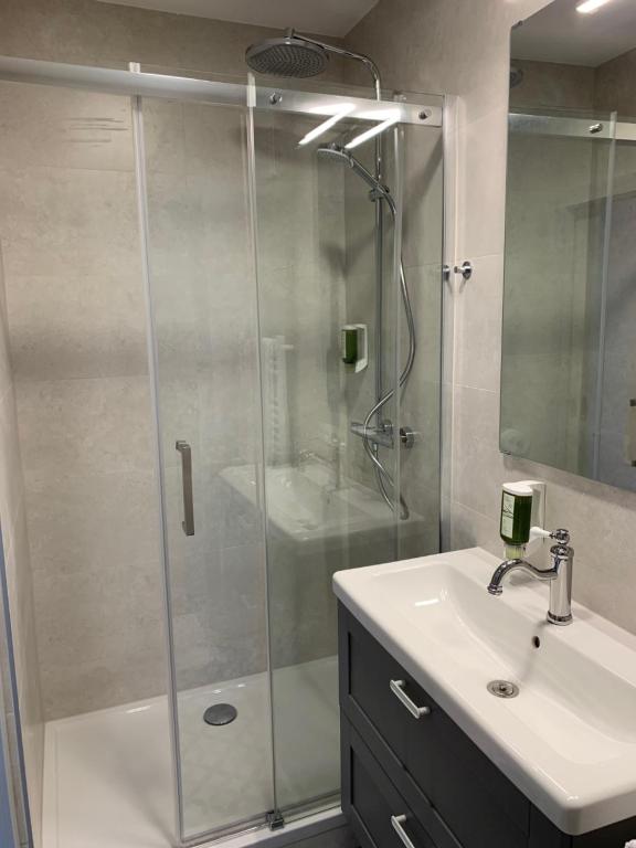 Motel55 - nettes Hotel mit Self Check-In in Villach, Warmbad photo