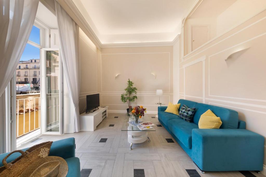 YourHome - Royal Blue Suite - 2