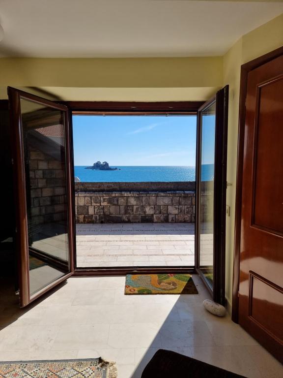 Seaview Apartments VERA - 1