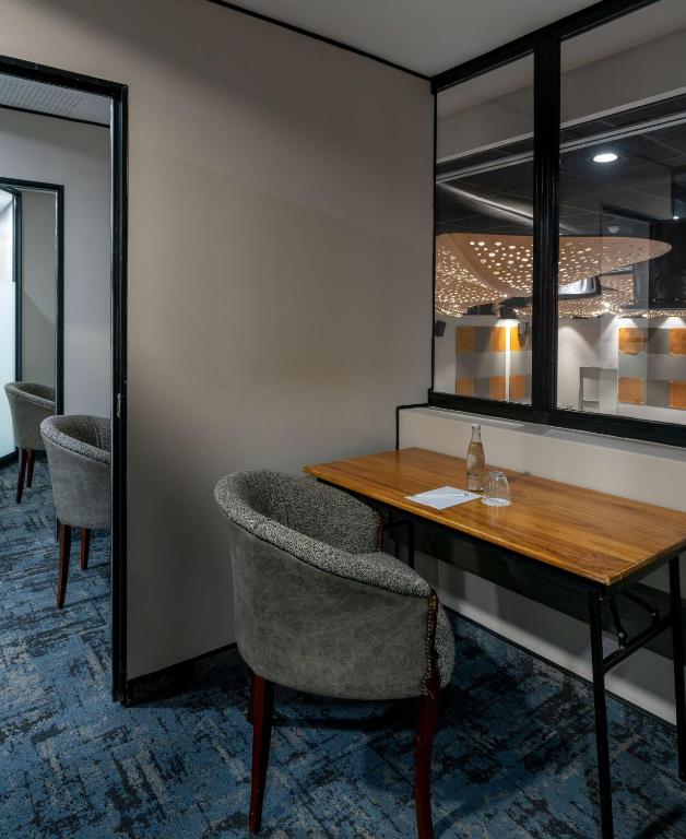 フロント・ロビー