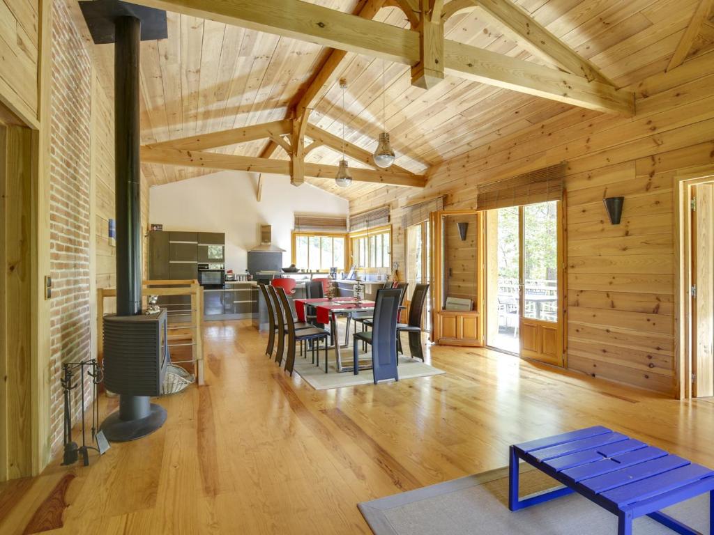 Belle villa en bois 6 personnes avec terrasse et Wi-Fi à Biscarrosse - FR-1-521-71 - 4
