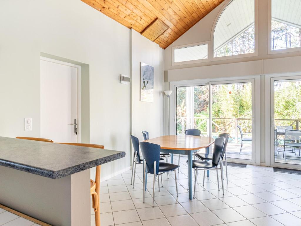 Villa avec piscine privée, jardin clôturé et WIFI à Biscarrosse - Idéale pour 6 personnes - FR-1-521-192 - 5