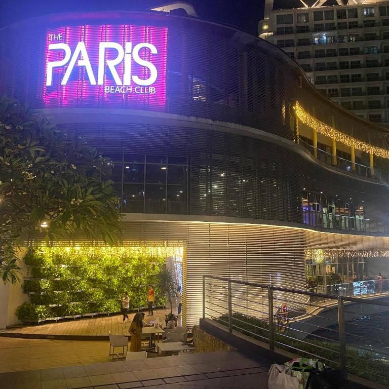 Azure Urban Resort Staycation by LV, Manila