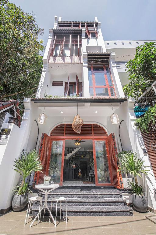 NHÀ BÀ TƯ BOUTIQUE HOMESTAY
