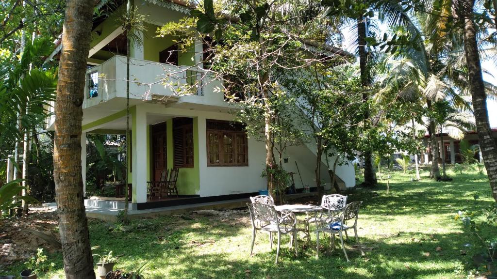 Madampa Ganga Villa. photo