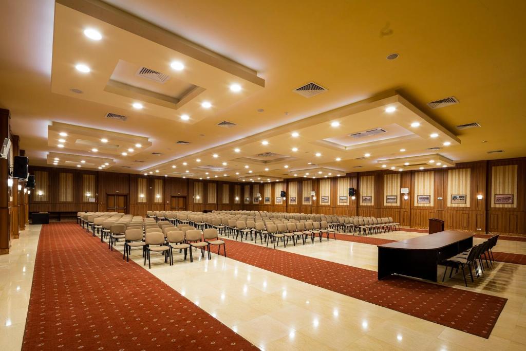 Admiral Hotel - Ultra All Inclusive & Private Beach — Hotel building in Golden Sands, Varna Region