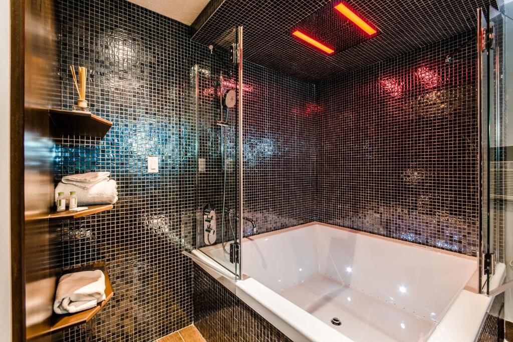 فندق أولوكس-موتيل-سويتس (Olux Hotel-Motel-Suites)