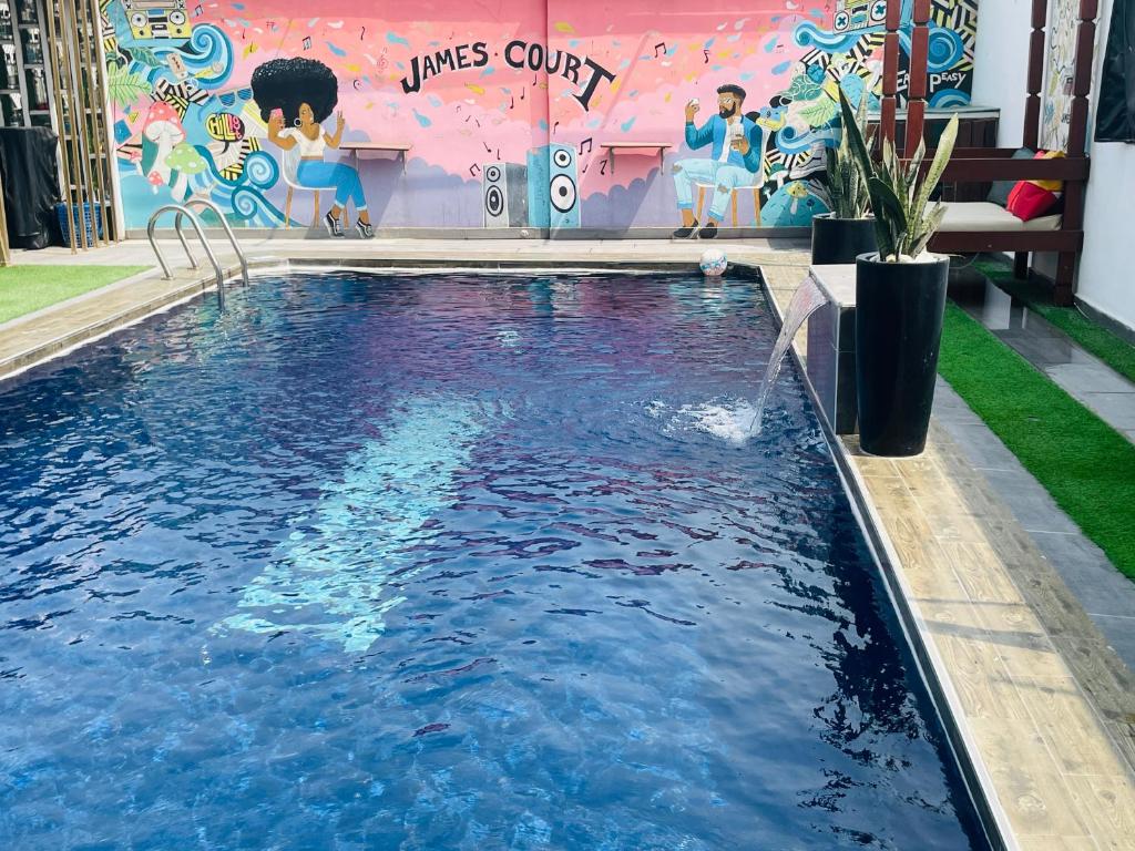 James Court Hotel & Luxury Apartments photo