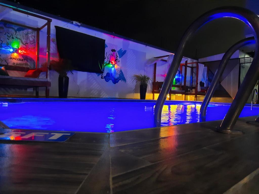 James Court Hotel & Luxury Apartments photo