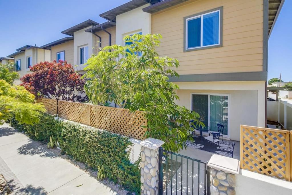 Modern 3 Bedroom 2 5 Bath Imperial Beach Townhome