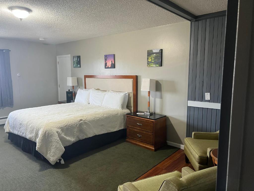 Vacationland Inn & Suites photo