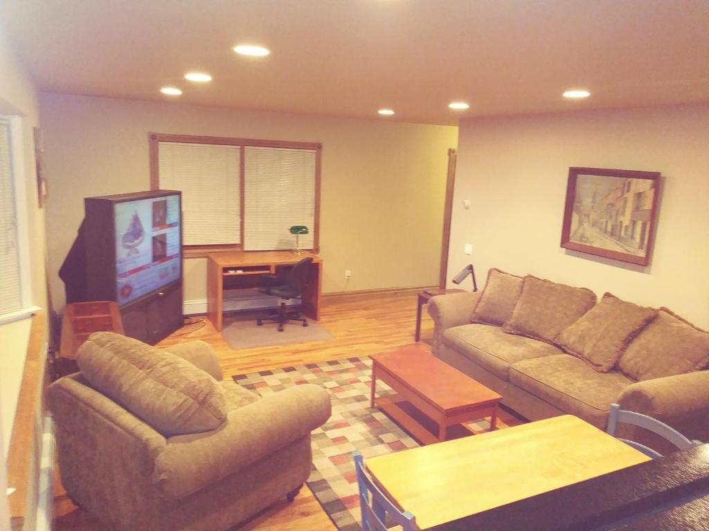 Private Apartment Furnished Great for Business Traveler