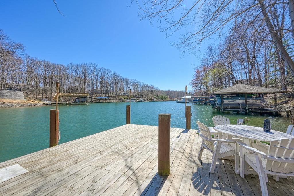 Humble Hideaway, Moneta