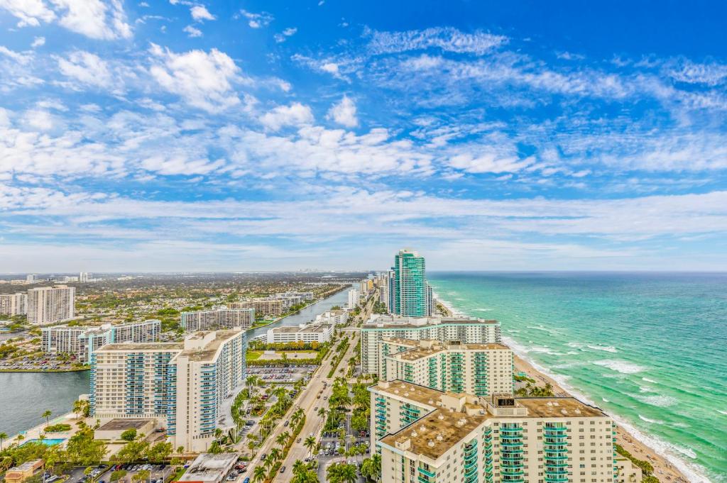 Exclusive Resort 3108 Oceanfront 2Bd 2Ba Condo, High Floor, Rooftop