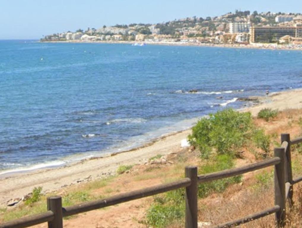 FRENTE A LA PLAYA. VISTAS AL MAR. LA CALA DE MIJAS - 2