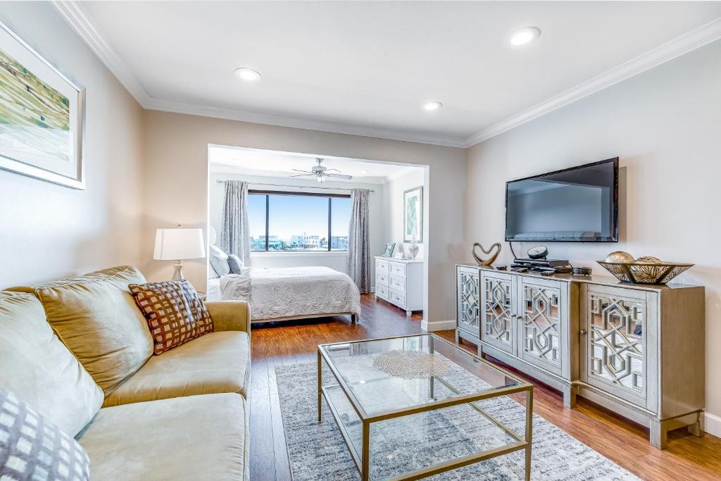 Sunset Harbor Palms 2-304, Navarre