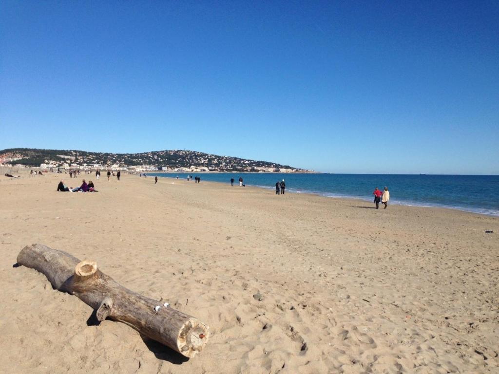 Studio cabine climatisé avec terrasse et parking à 500m de la plage de Sète - FR-1-338-144 - 2