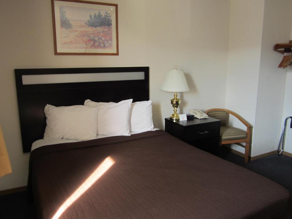 Super 8 By Wyndham Williams Lake Bc photo