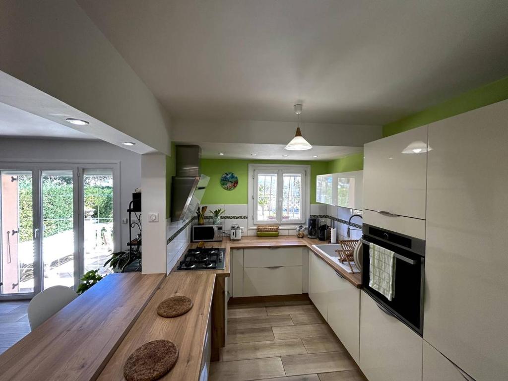 Sublime Villa Climatisée Familiale avec Extérieurs Spacieux – Quartier Calme - FR-1-388-215 - 3