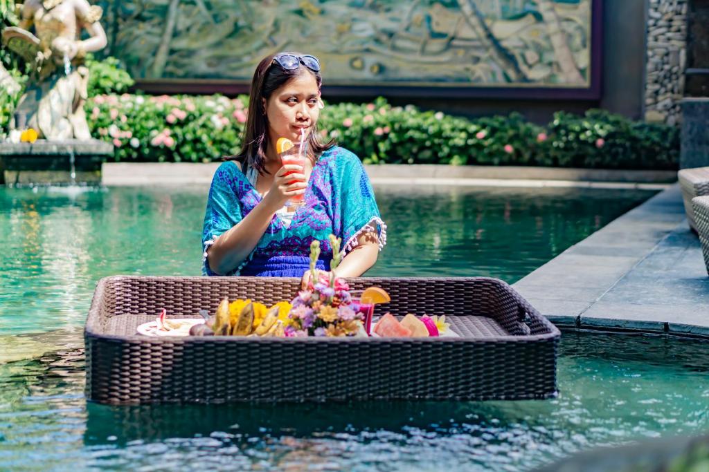 สระว่ายน้ำ