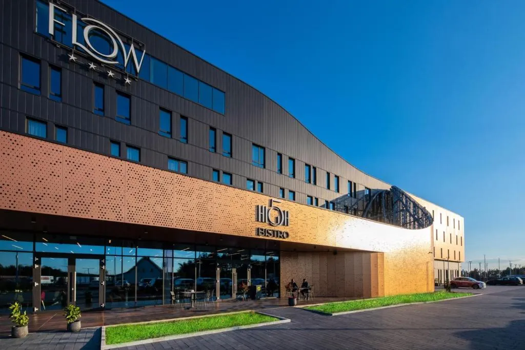 Flow Hotel & Conference, hotel in Inárcs