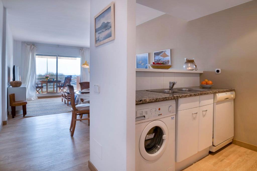 Port Pals, precioso apartamento con vista al mar y piscina - 5