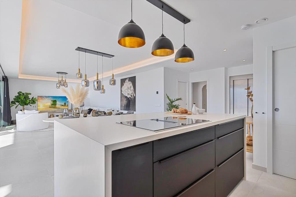 Stunning luxurious apartment. - 2