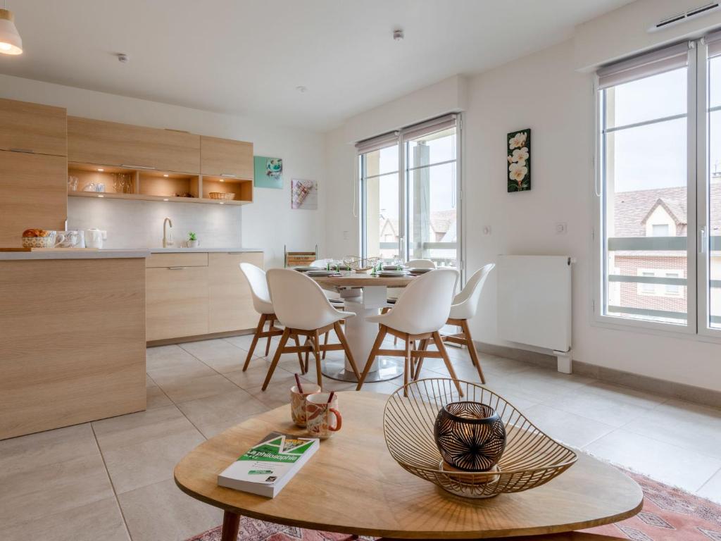 Apartment Les Arts-1 by Interhome - 2