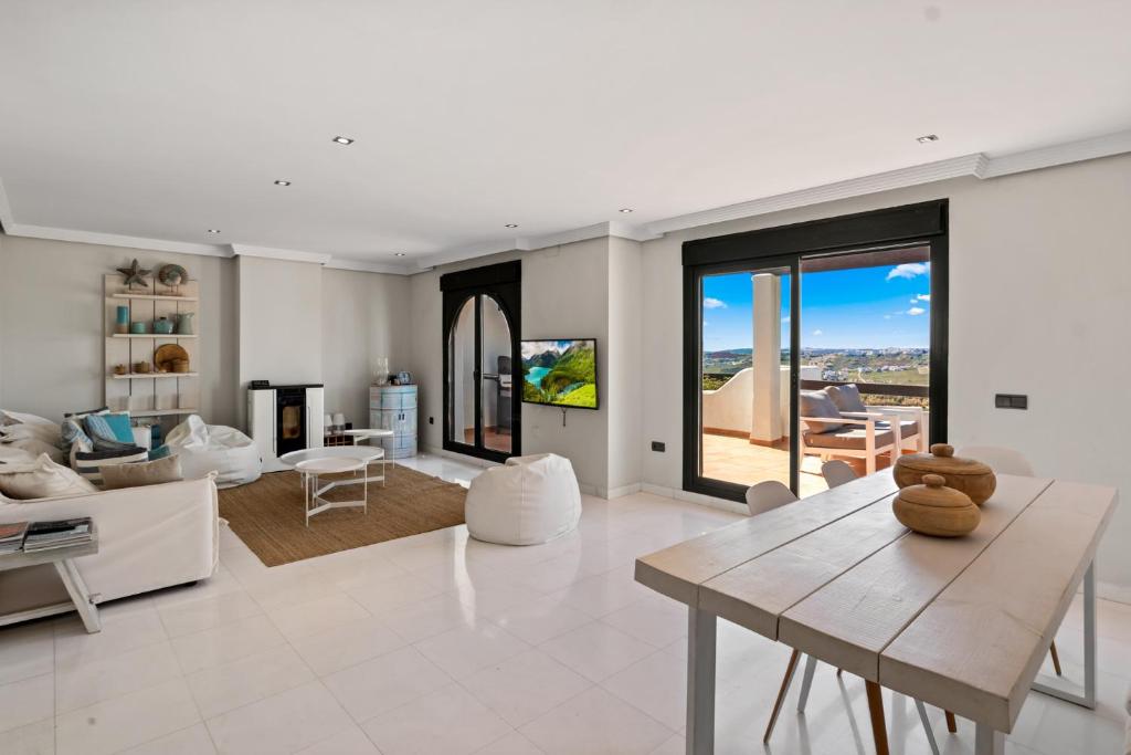 Casares Golf apt by Costarentals - Ref M10 - 4