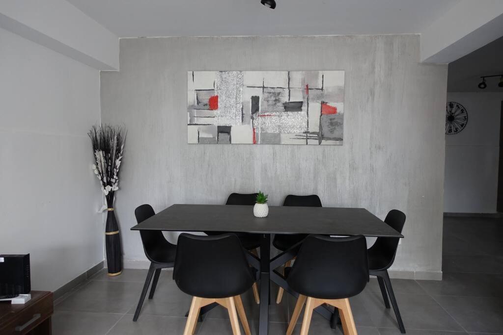 Urban front - Walking distance from paceville and st george bay beach, Is-Swieqi