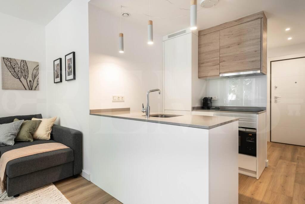 Calm apartment with private patio by REMS - 4