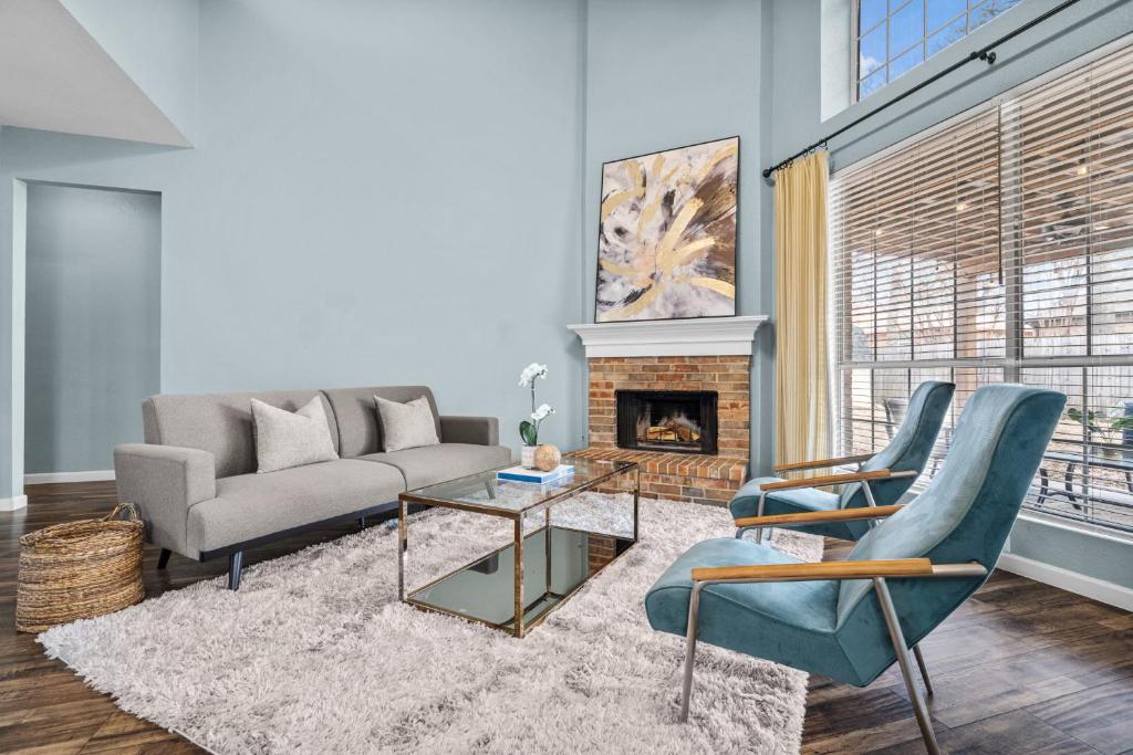 NEW Centrally Located North Richland Hills Abode