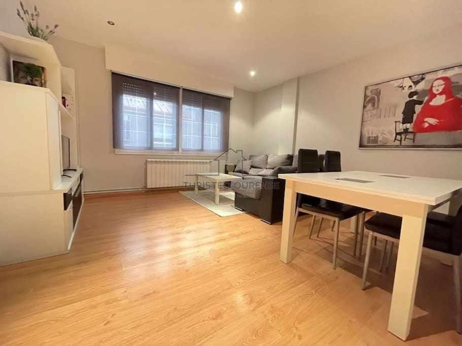 O cuarto de abastos, Ourense