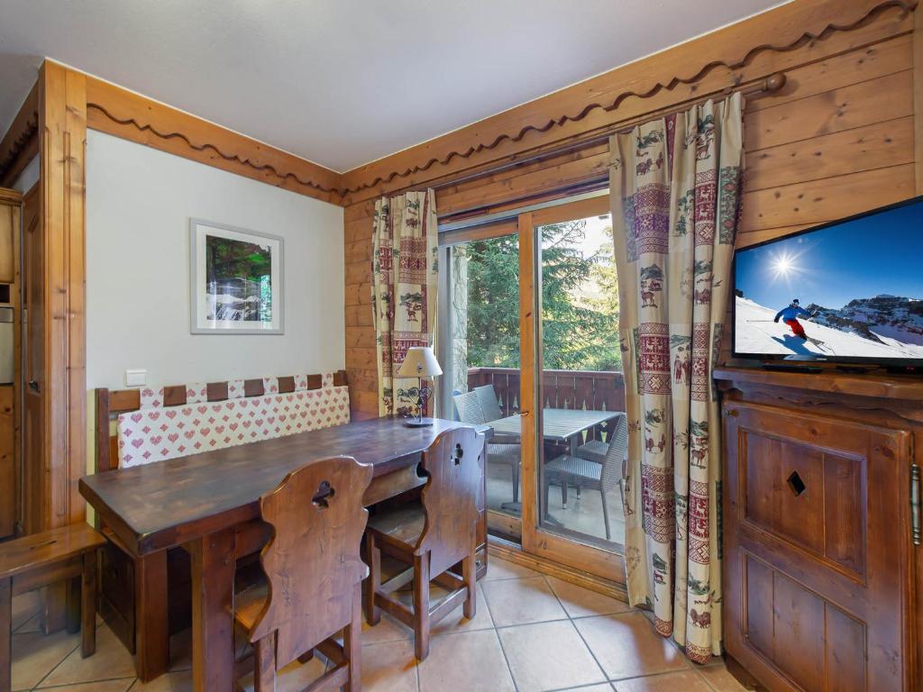 Appartement ski aux pieds avec accès piscine et parking couvert - FR-1-566-37 - 5