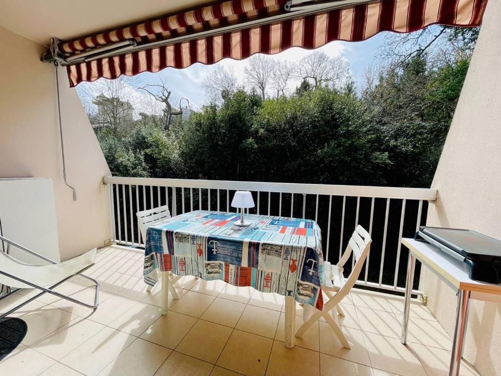 Studio Cabine à Arcachon, Proche Centre, Balcon ensoleillé, Parking, à 600m de la Plage - FR-1-433-98, Arcachon