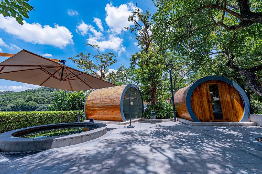 حمام ينبوع ساخن