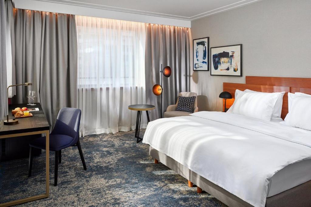 Zagreb Hotel International room